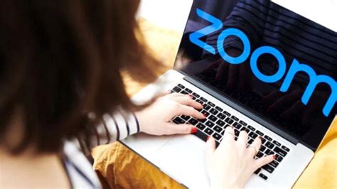 Z­o­o­m­,­ ­h­i­b­r­i­t­ ­ç­a­l­ı­ş­m­a­ ­p­l­a­t­f­o­r­m­u­n­u­ ­g­e­n­i­ş­l­e­t­m­e­y­e­ ­d­e­v­a­m­ ­e­d­i­y­o­r­